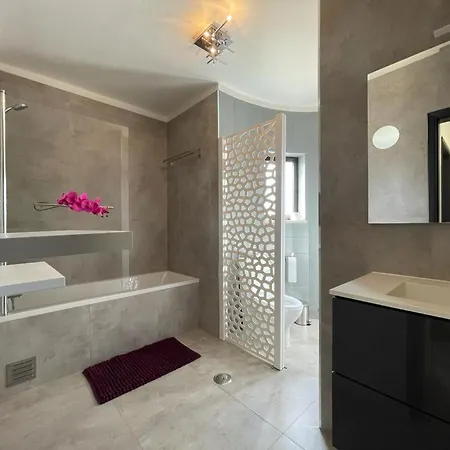 Johns Place * Portimão